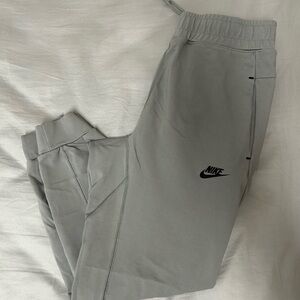Nike thin tech fleece pants